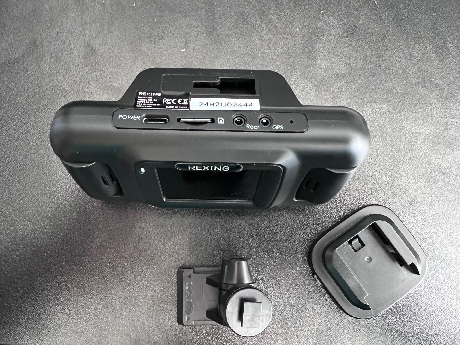 Rexing R4 V33 3 Channel Dashcam w/ Front and Cabin Camera (605905)