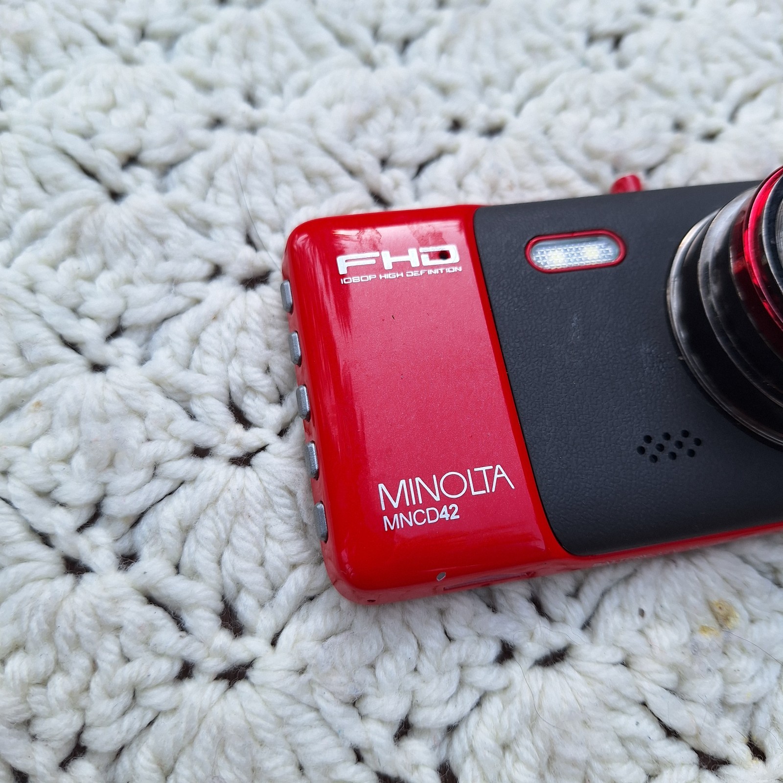Minolta MNCD42 Dash Cam 1080p HD 4″ LCD Red – Untested