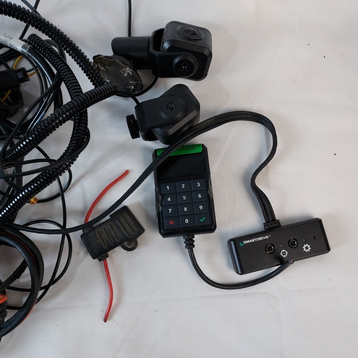 Omnitracs SmartDrive 2x Cameras Keypad Sensor & Smart Recorder SR4 – UNTESTED