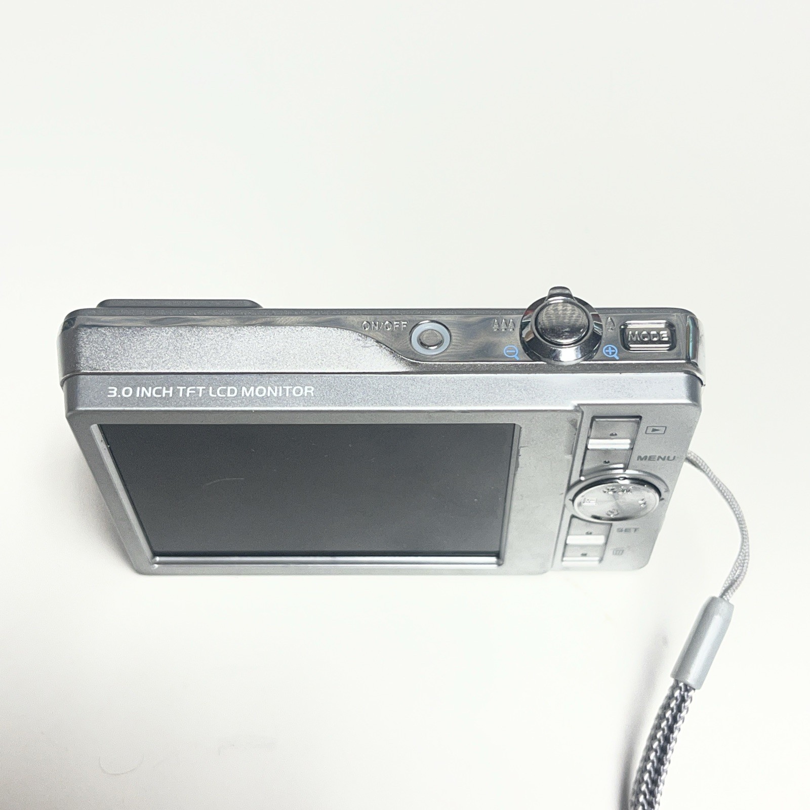GiiNii DM-A368 10MP Digital Camera 3X Optical Zoom Compact Silver Tested Works