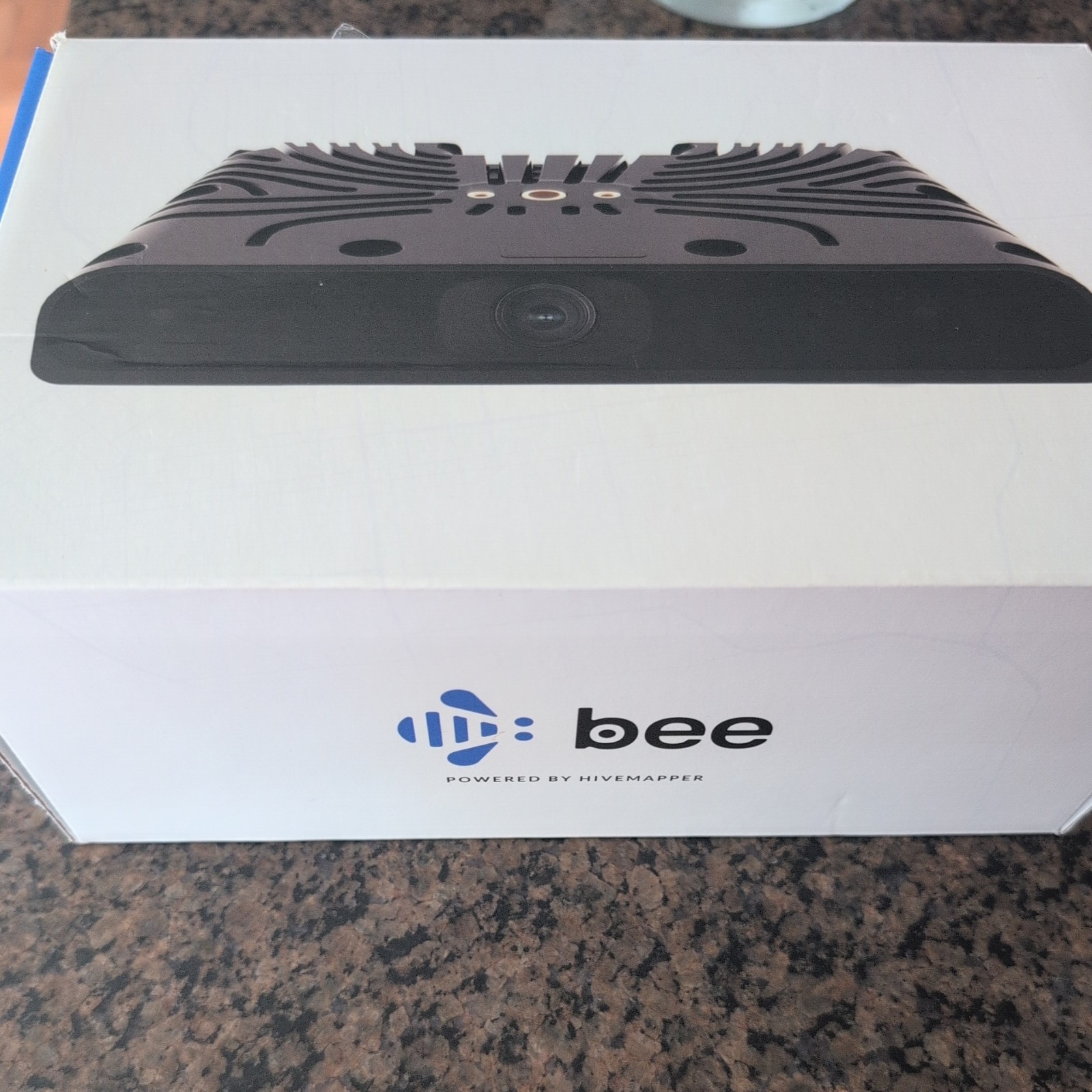 Hivemapper Bee LTE + WiFi Mapping Dashcam – North America Version