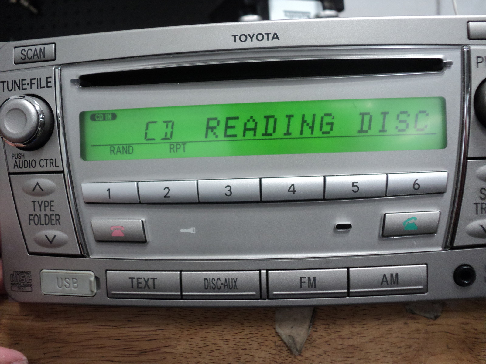 TOYOTA Camry Corolla PRADO Hiace Hilux GENUINE CD MP3 PLAYER BLUETOOTH AUDIO