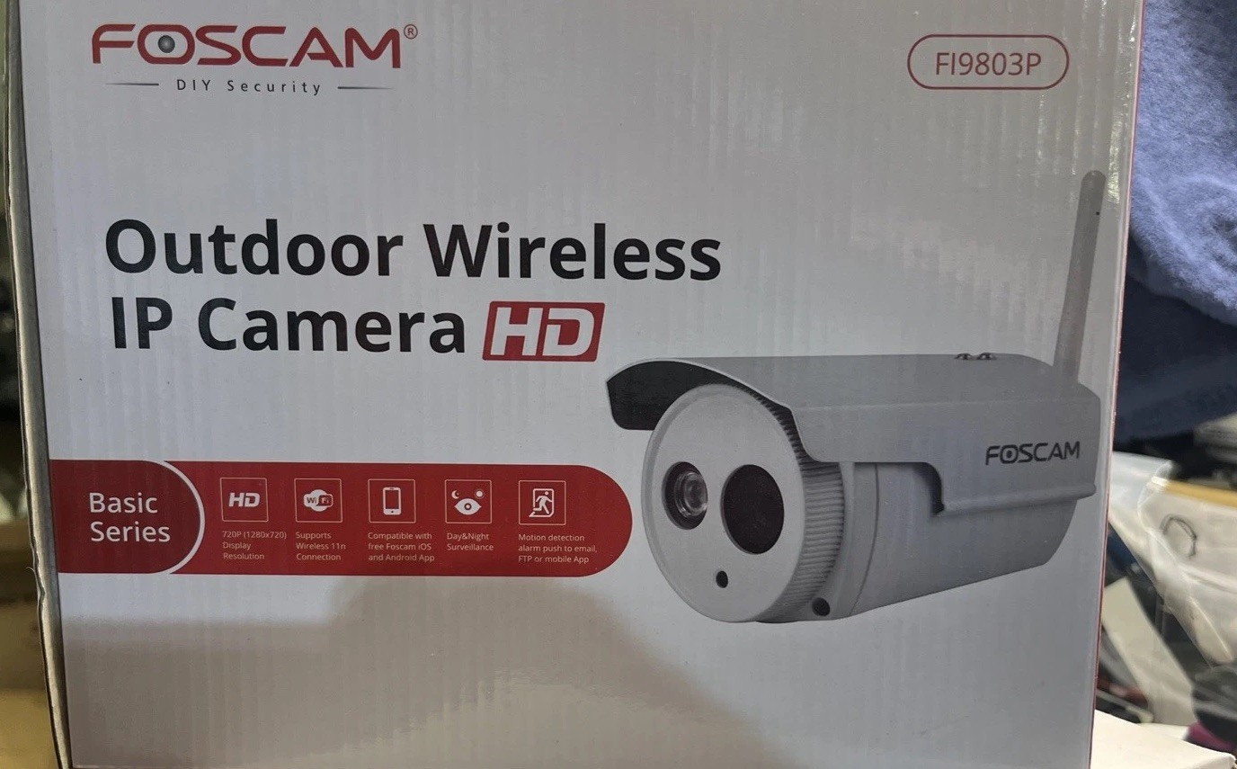 FosCam Wireless IP Camera 720P FI9803P 2MM Ultra Wide Angle Lens Installed