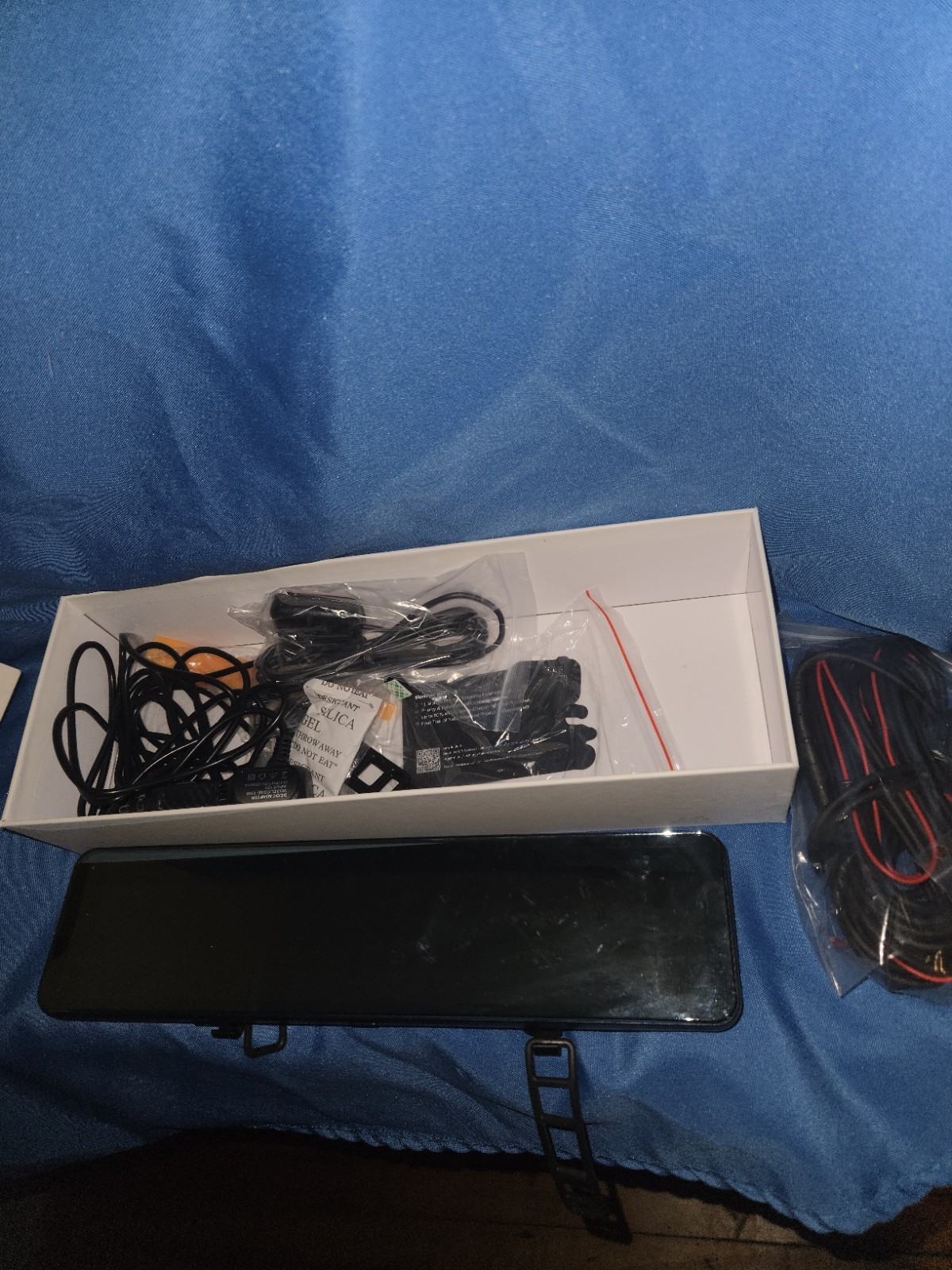 Akaso DL12 Rearview Mirror Touchscreen Dash Cam, 2.5k Sony Starvis Sensor Opnbox