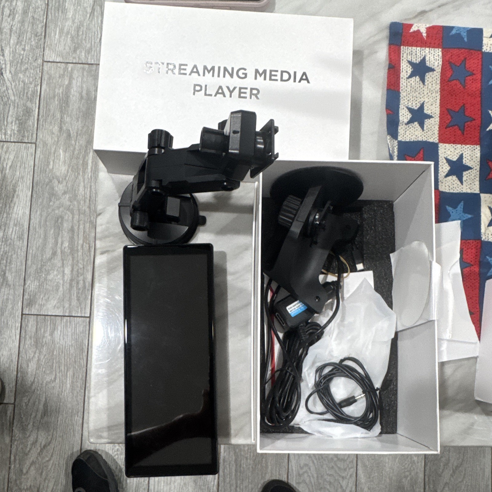 Streaming Media Player w/ Screen, Car Mount, Power Cables & Video Monitor
