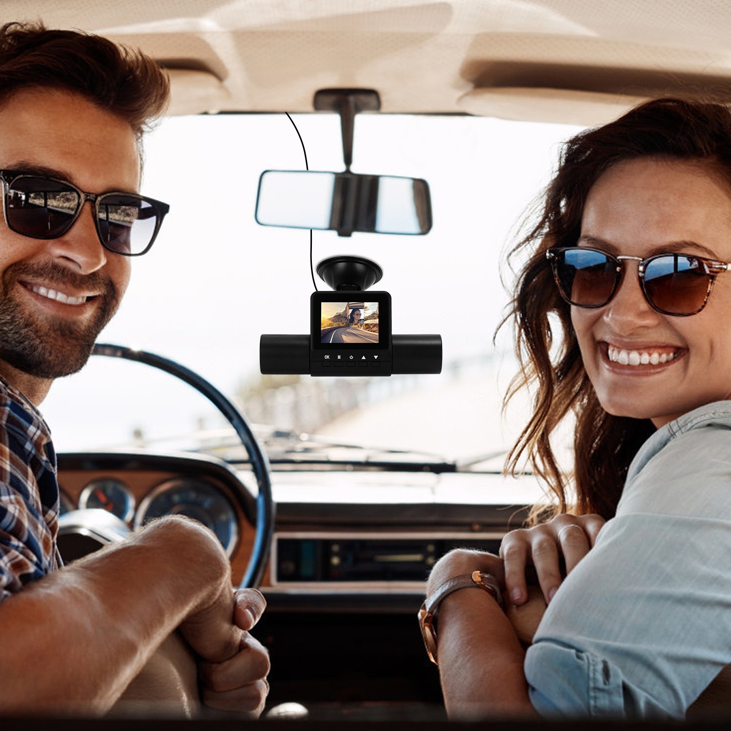 1080P Front And 480P Rear 4 Channel Dash Camera With Loop Recording Features