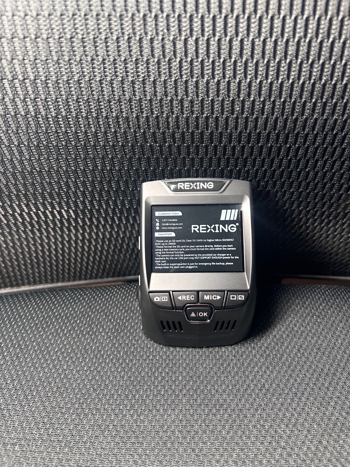 REXING V1 – 4K Ultra HD Car Dash Cam 2.4″ LCD Screen, Wi-Fi, 170° Wide Angle