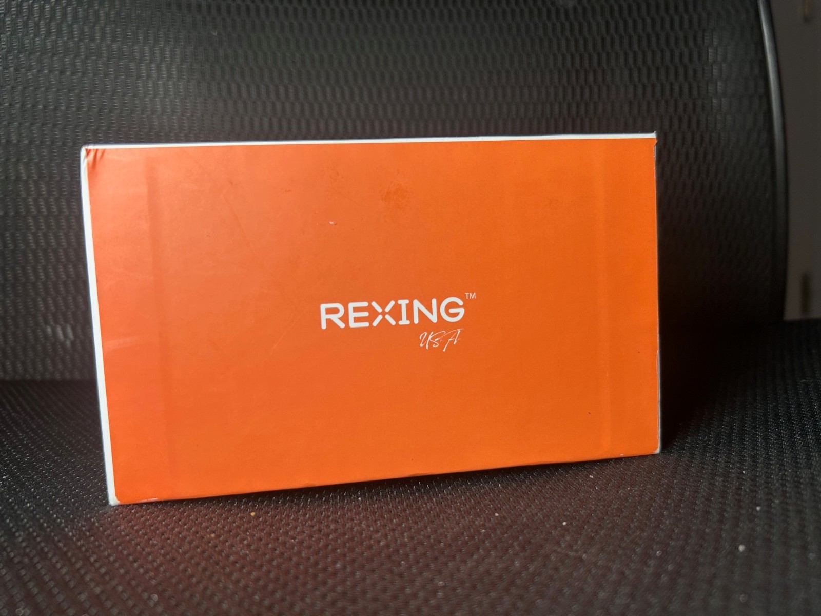 REXING V1 – 4K Ultra HD Car Dash Cam 2.4″ LCD Screen, Wi-Fi, 170° Wide Angle