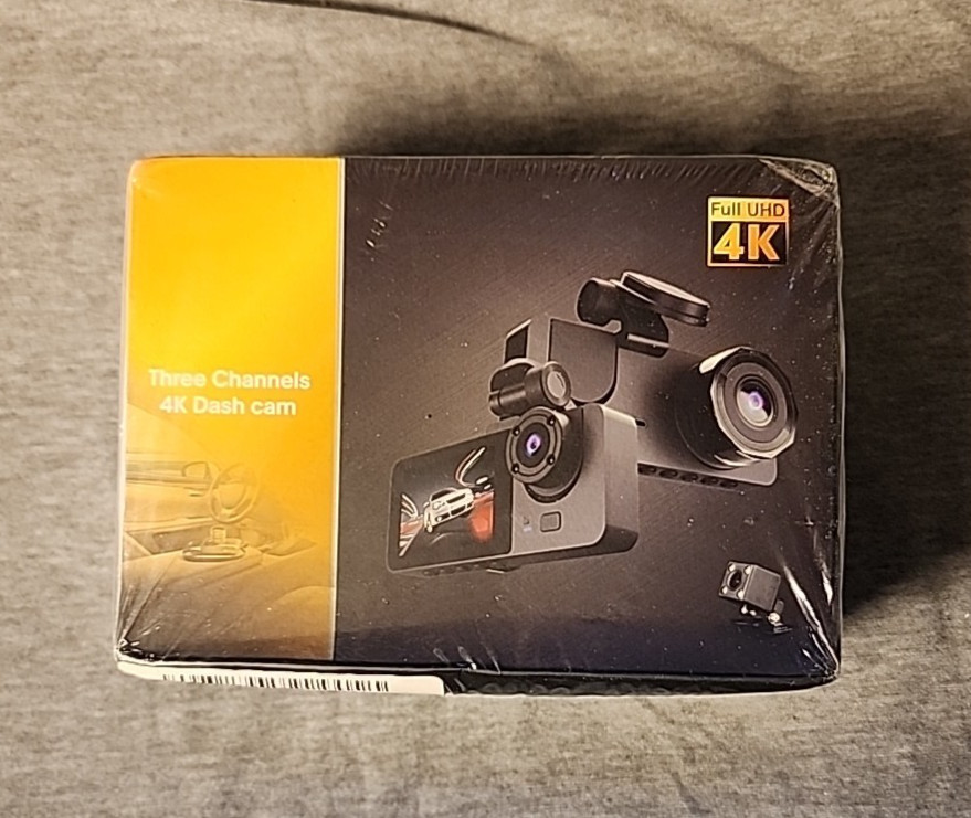 Three Channels 4K Dash Cam 8MP HD Camera Video 2.0″ Display MOV