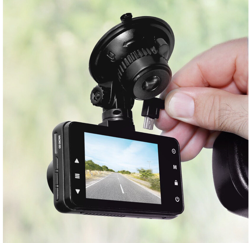 YADA Roadcam, 1080P Full-HD Dash Cam, 110° Wide Angle Lens, 2.4″ LCD Display New
