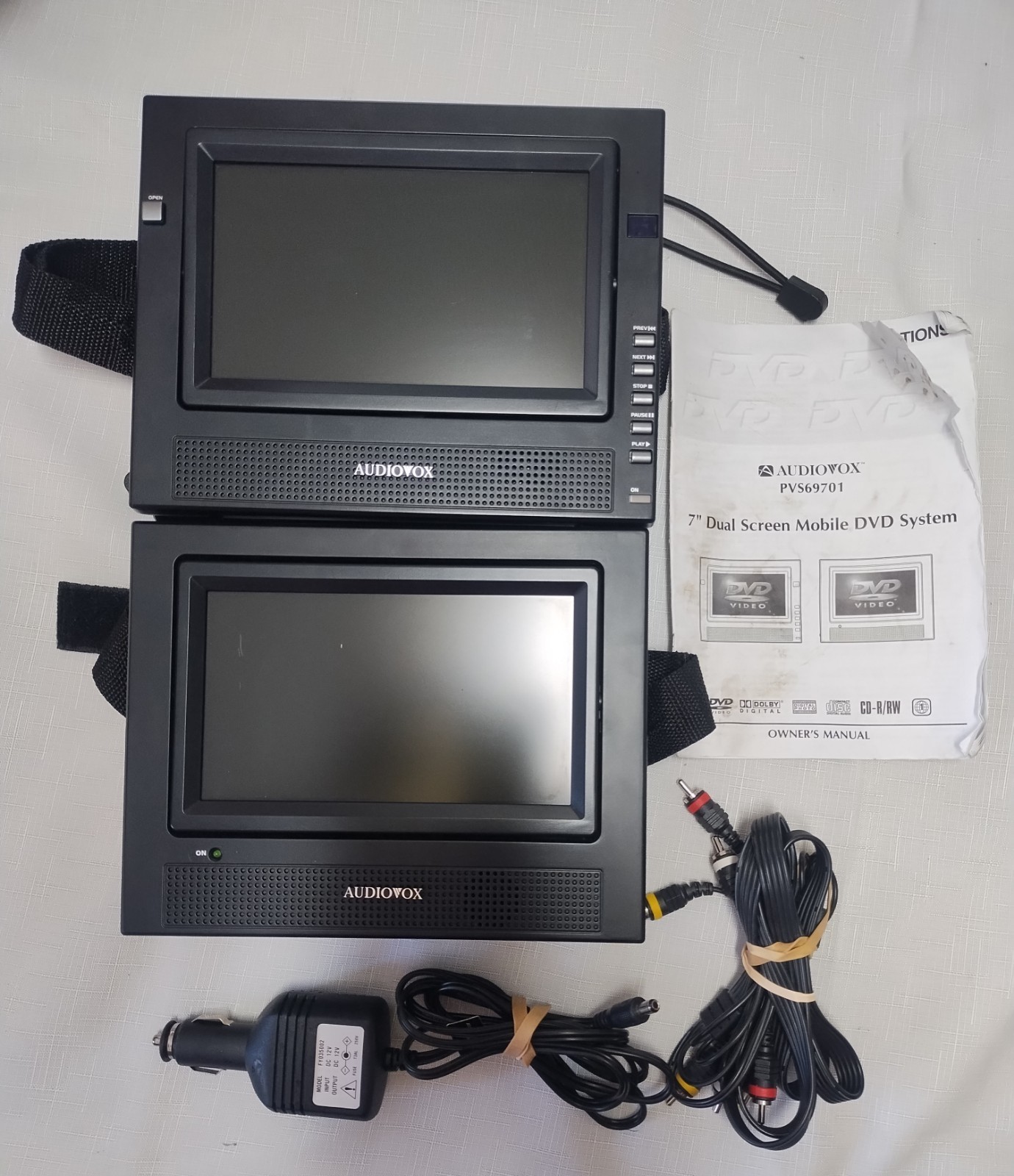 AUDIOVOX PVS69701 DUAL 7” SCREEN MOBILE DVD SYSTEM Travel Car With Case – Nice