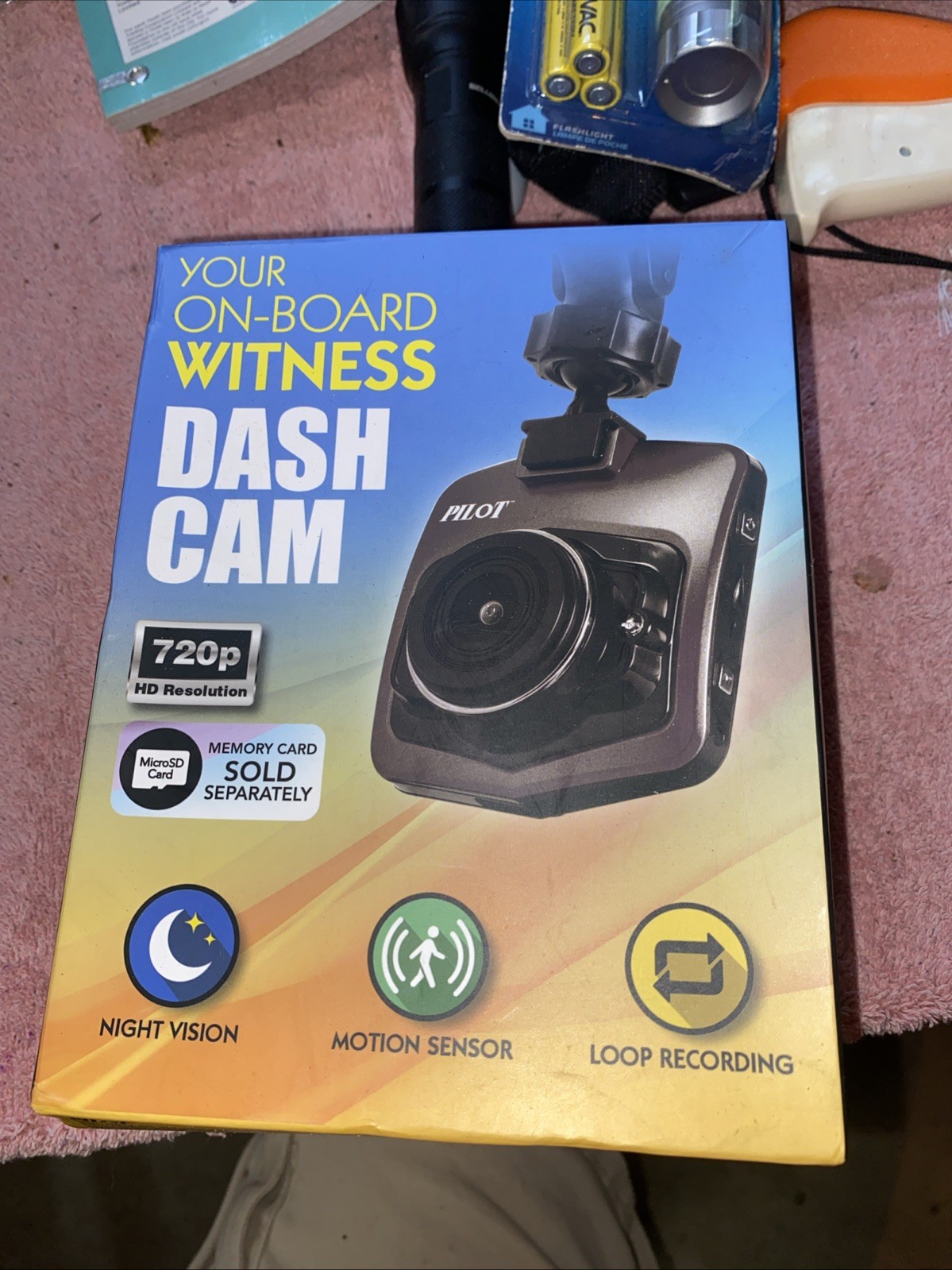 Pilot Dash CAM Camera 4GB micro SD card CHARGER & MOUNT 720p HD Night Vision