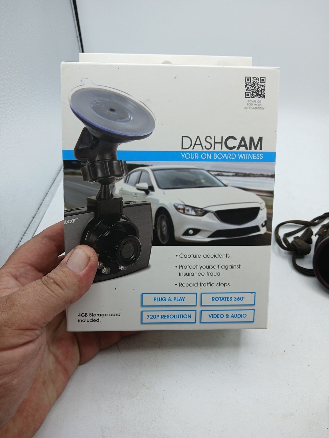 Brand New Pilot DashCam Dash Camera 4GB Card Included Window Mount