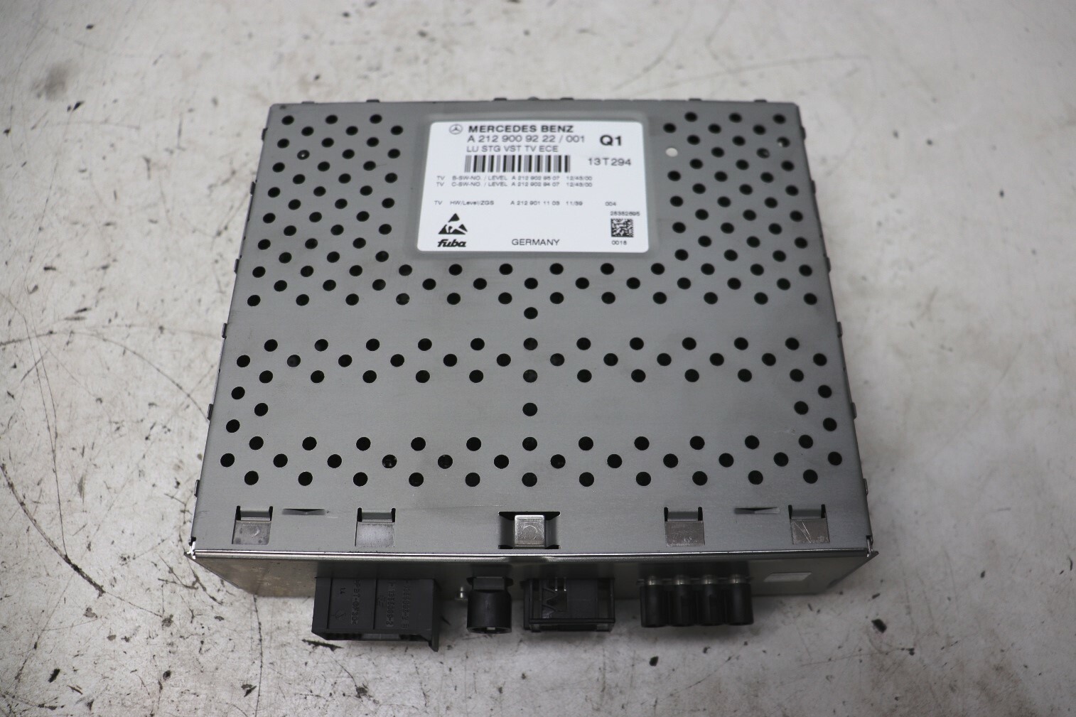 Mercedes Benz ML63 AMG W166 2013 TV Tuner Control Unit A2129009222 J167