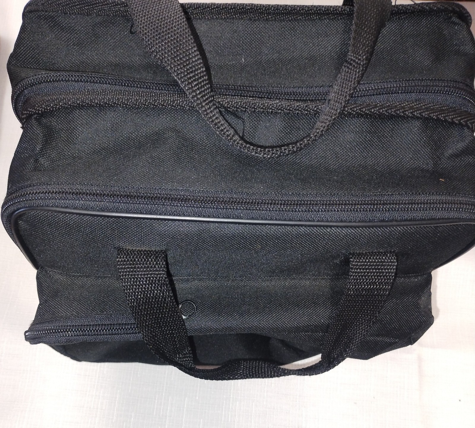 AUDIOVOX PVS69701 DUAL 7” SCREEN MOBILE DVD SYSTEM Travel Car With Case – Nice