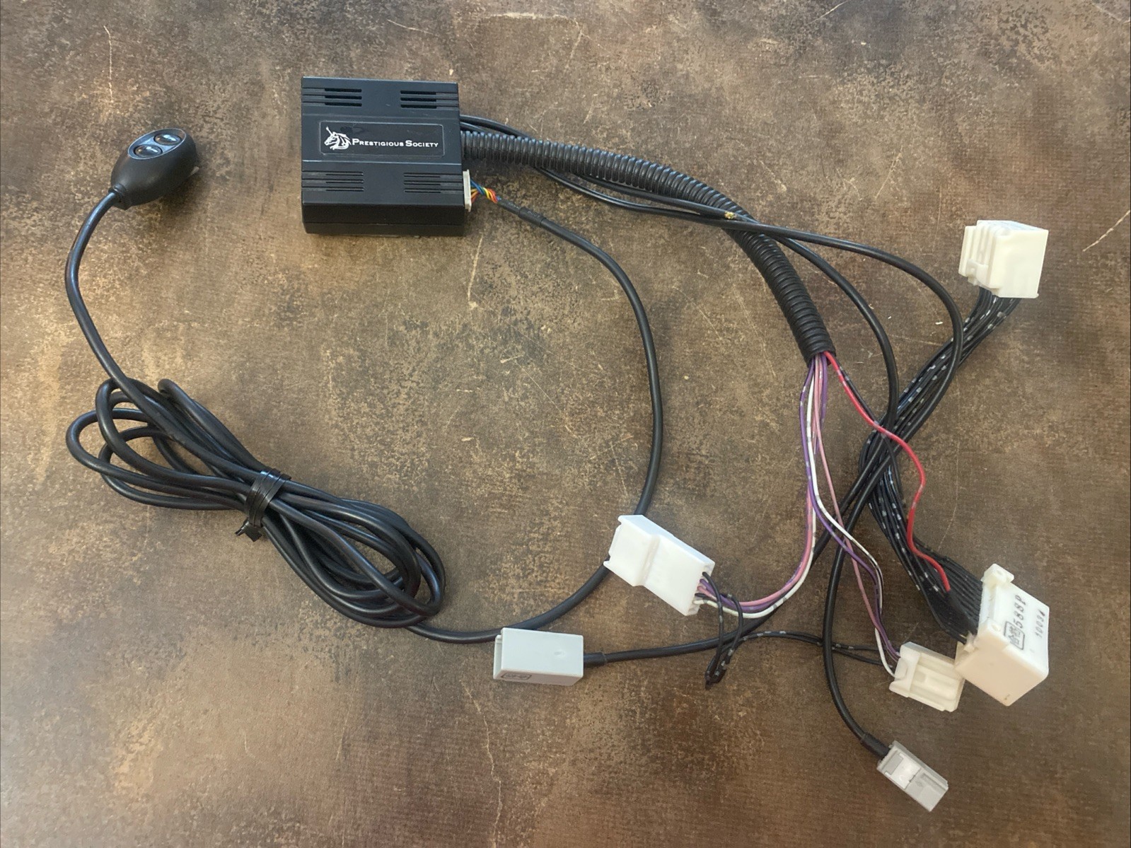 Prestigious Society TNV-917 2013-2014 Toyota Avalon Limited Navigation Bypass