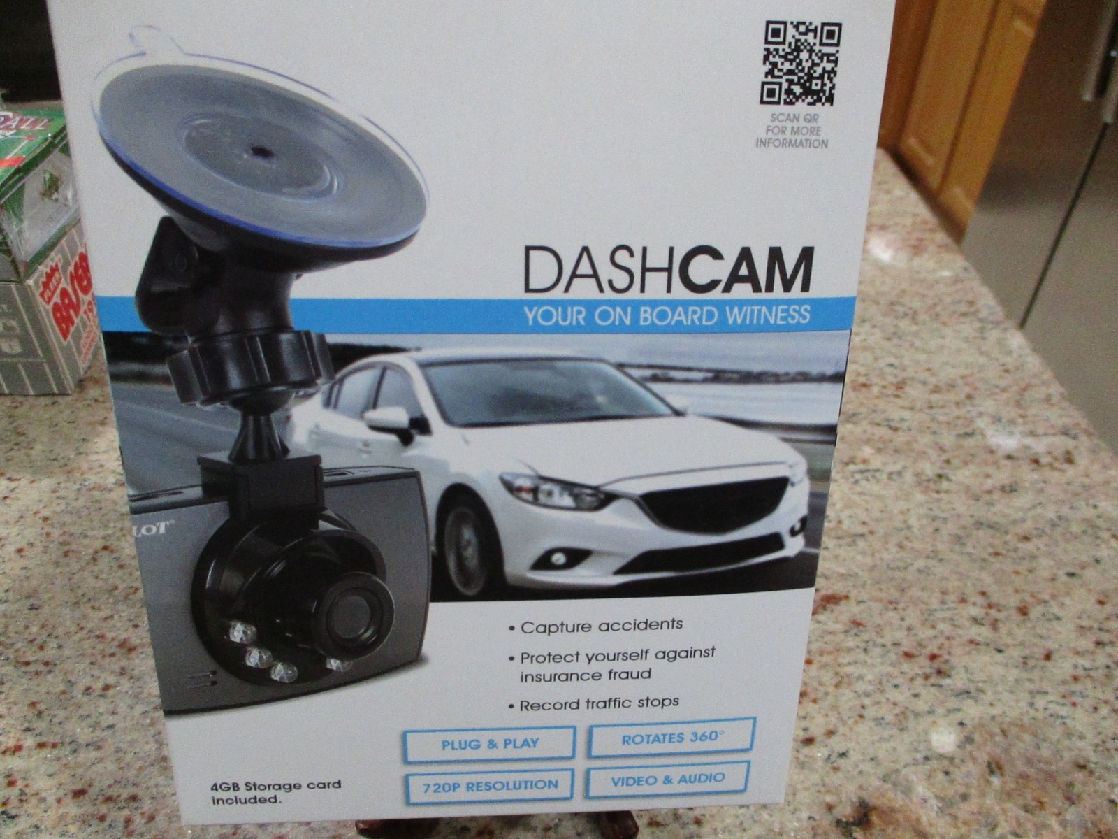 Brand New Pilot DashCam Dash Camera 4GB Card Included Window Mount