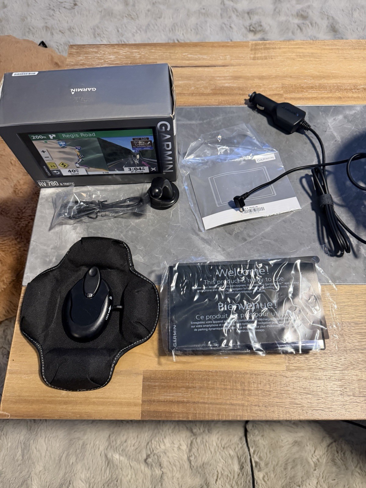 Garmin RV 780 Navigator 6.95″ Color Screen w/ Mount & Vehicle Charger