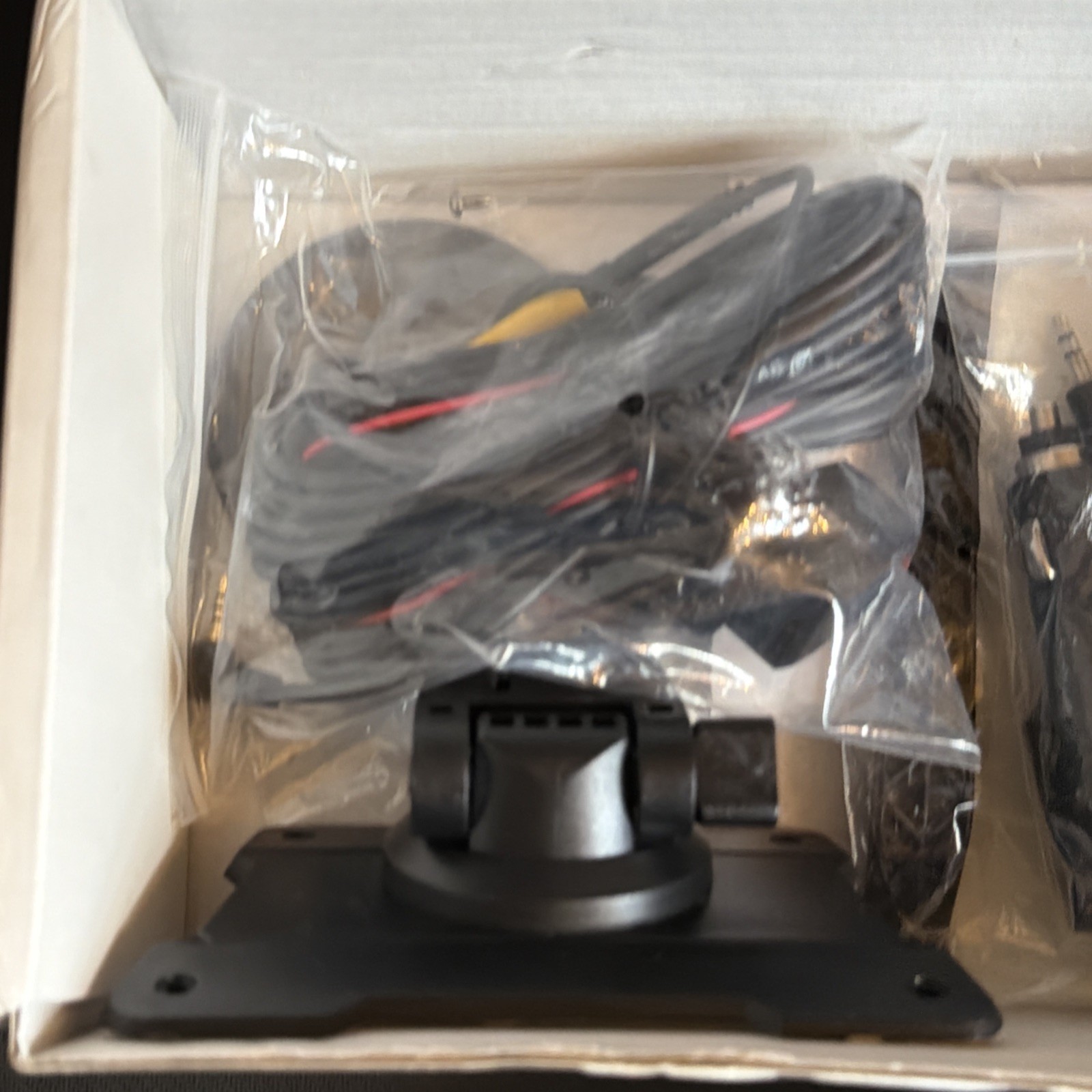 Avylet RC07 9” Wireless Apple Carplay Screen & Android Auto with 4K Dash Cam