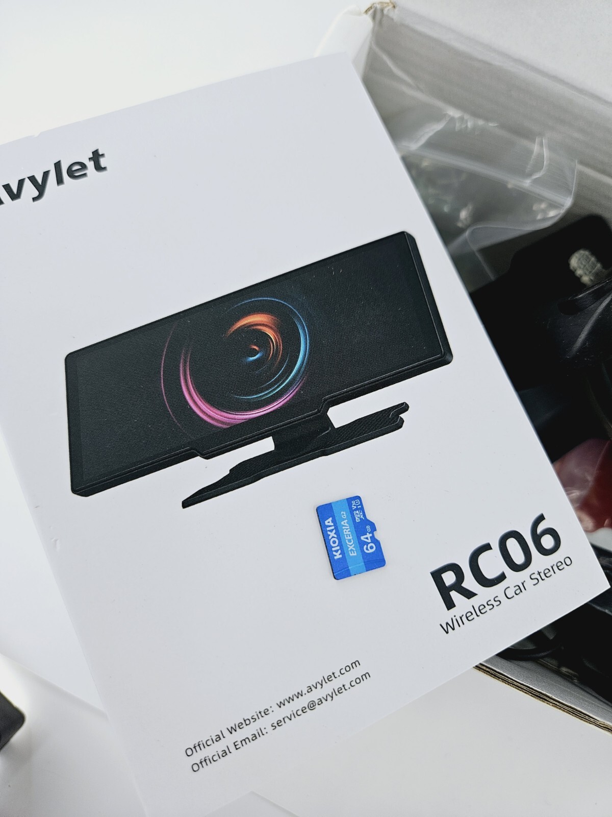 AVYLET RC06 9.26″ Dash Cam Car Stereo with Front and Rear Cameras + 64GB SD Card