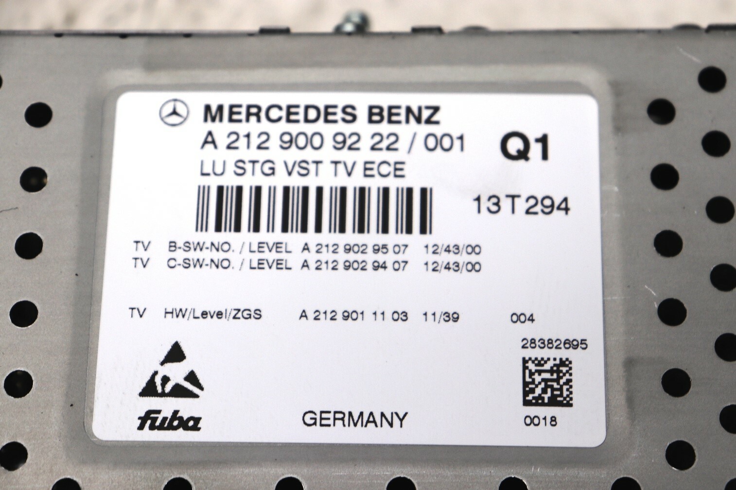 Mercedes Benz ML63 AMG W166 2013 TV Tuner Control Unit A2129009222 J167