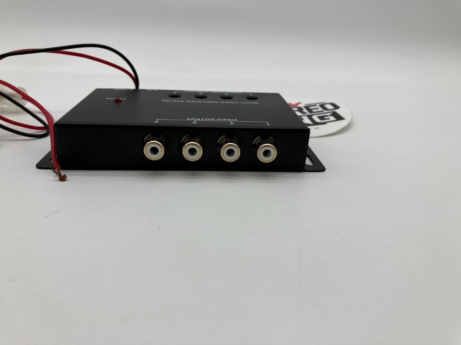 Accele ZVA400 Multi-Screen Video AMP 4output