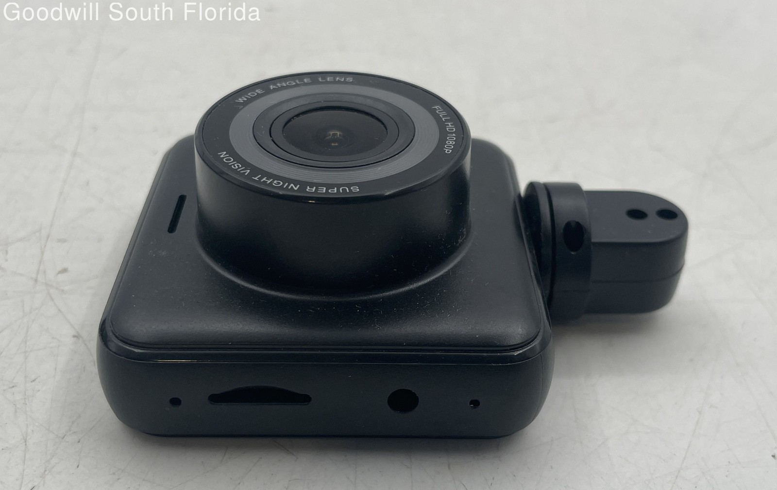 Apeman C420 Black 1080P Full HD Mini Car Dashcam With Accessories Not Tested