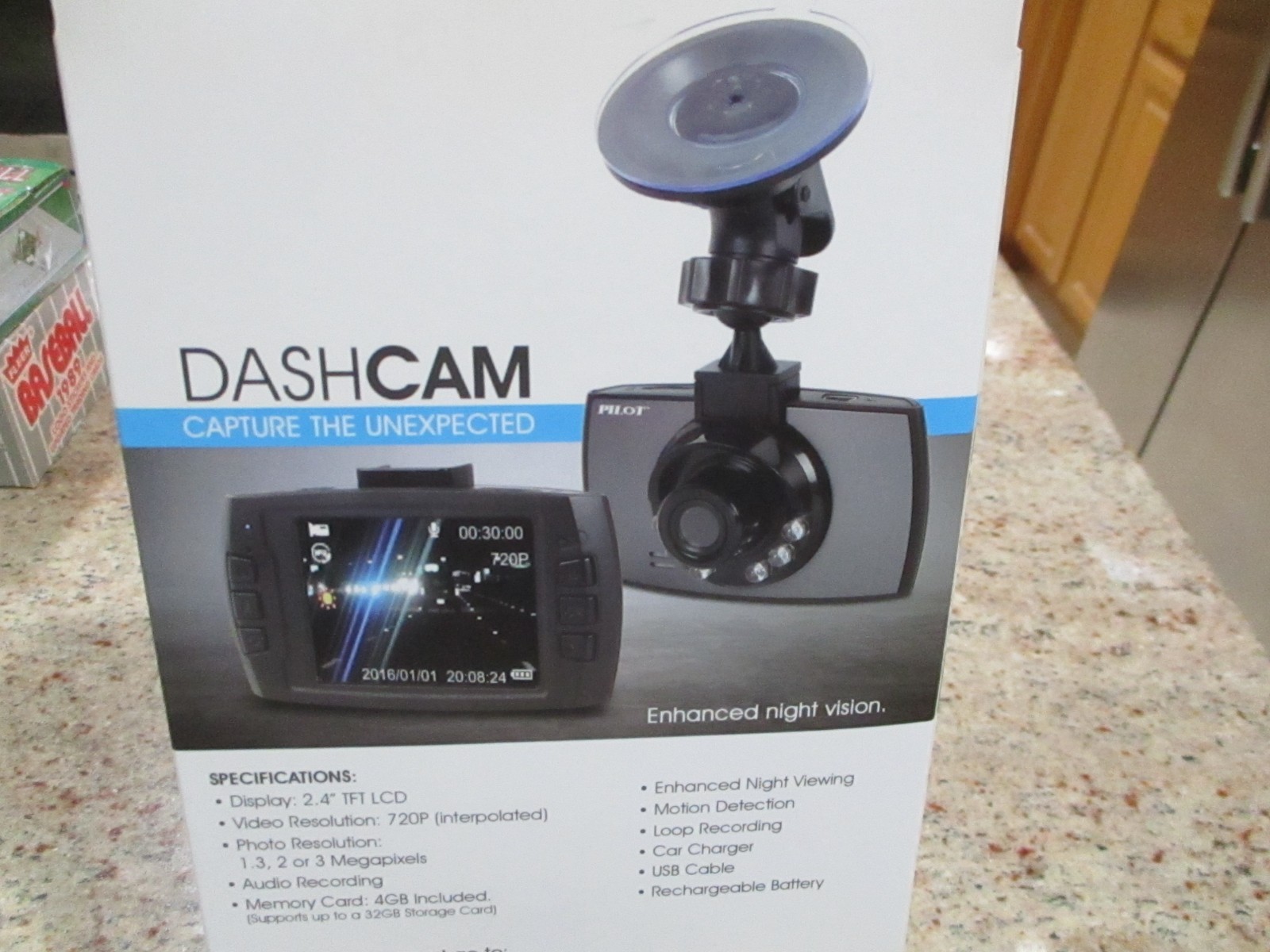 Brand New Pilot DashCam Dash Camera 4GB Card Included Window Mount