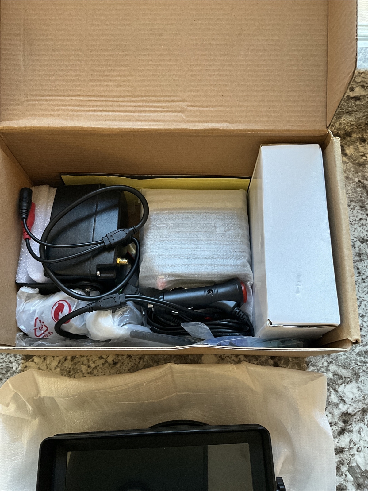 iStrong Upgraded Dual Digital 7″ Wireless Backup Camera Kit for RV/Trailer/etc.