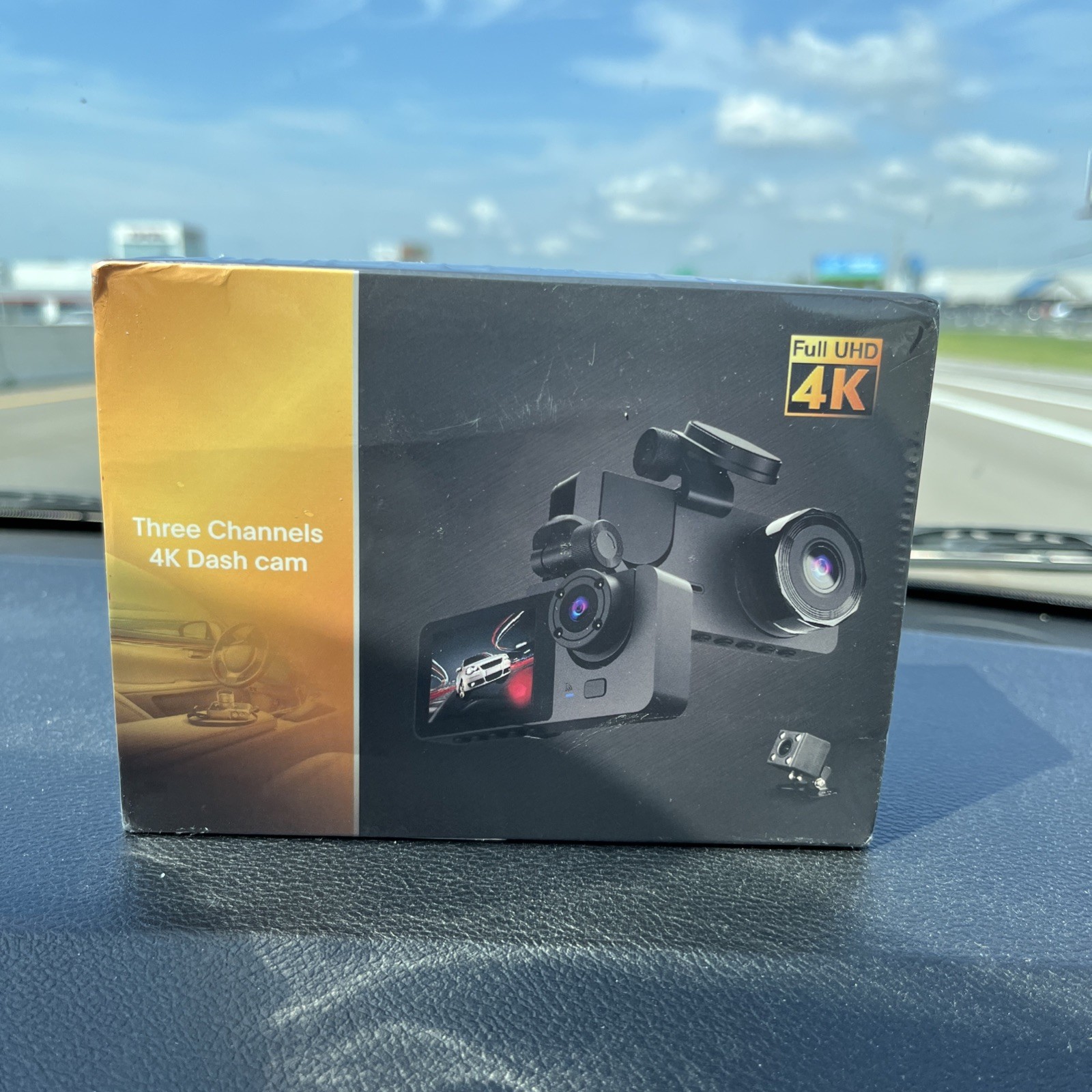 Three Channels 4K Dash Cam 8MP HD Camera Video 2.0″ Display