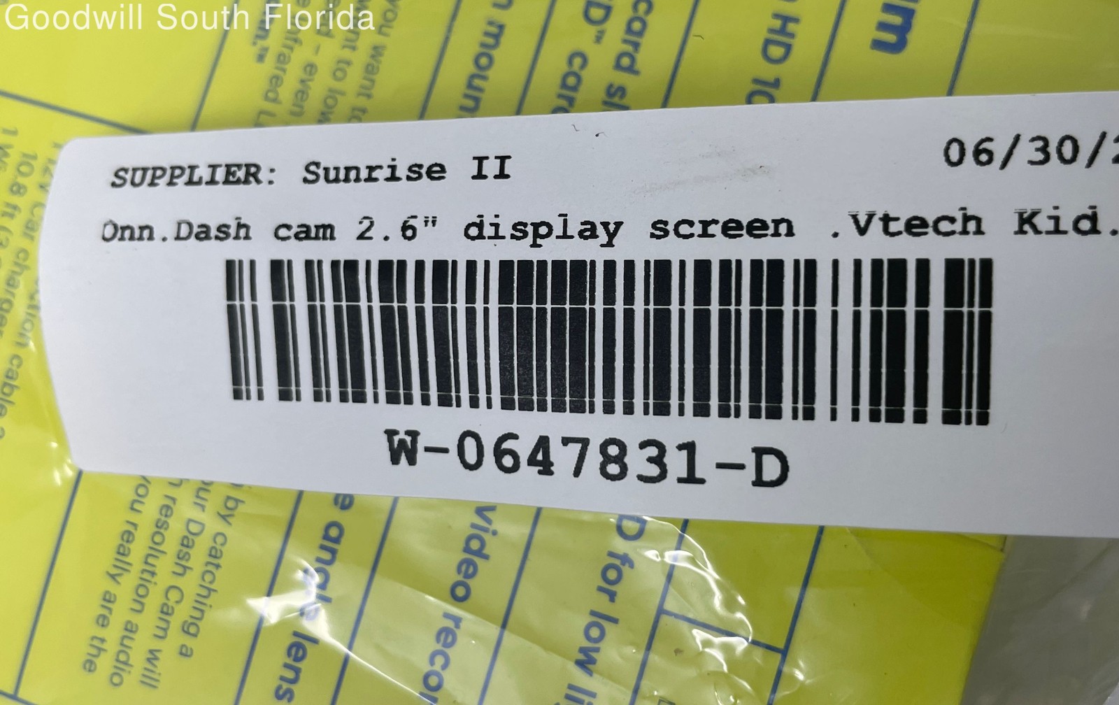 Onn. Drive 2.6″ Display Screen 8 GB Micro SD Card Dash Camera Not Tested
