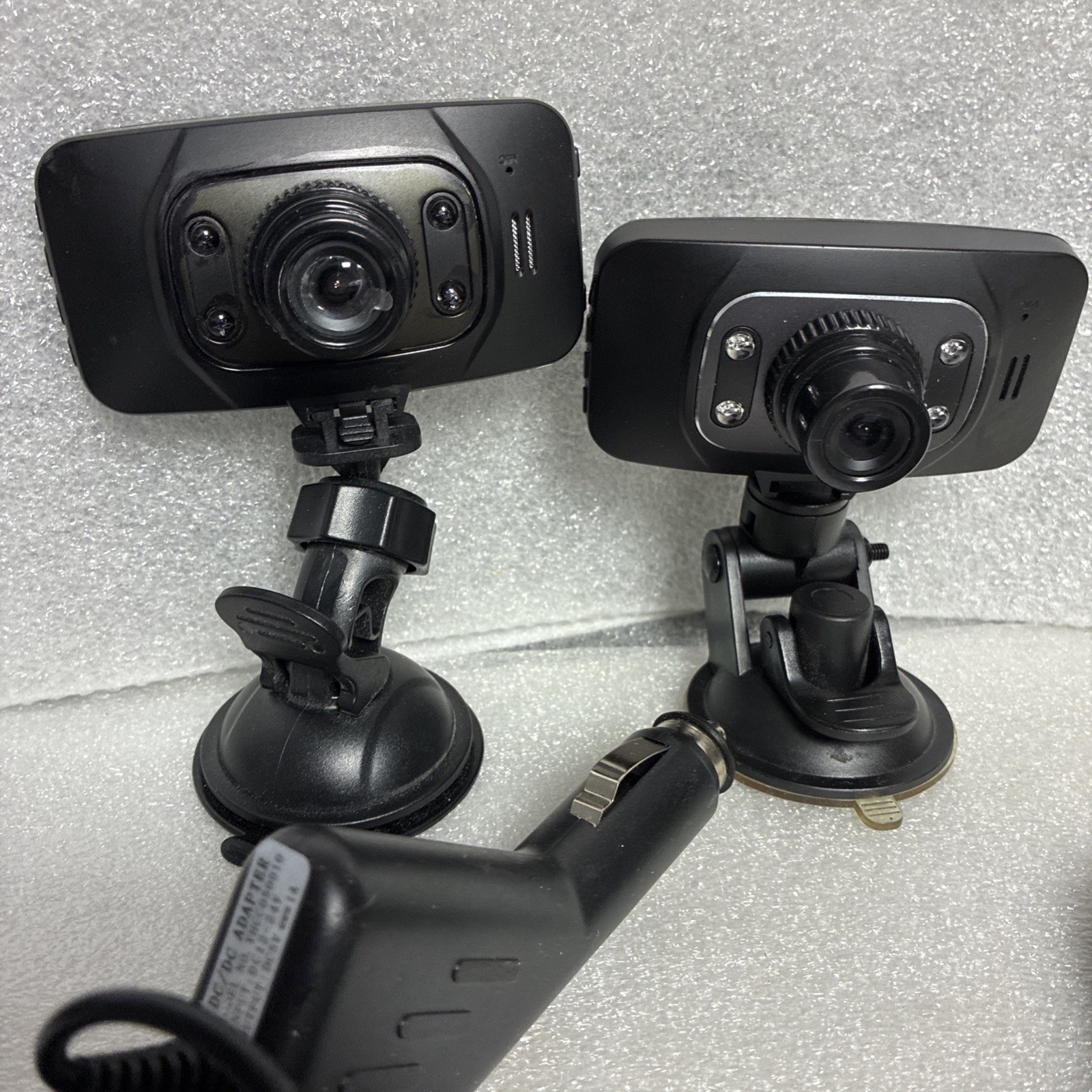 Lot Of 2 Portable Car Camcorder Dashboard Cameras 2- 32GB Micro SD Cards